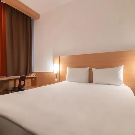 Ibis Astana Hotel Exterior photo