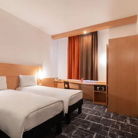 Ibis Astana Hotel Exterior photo
