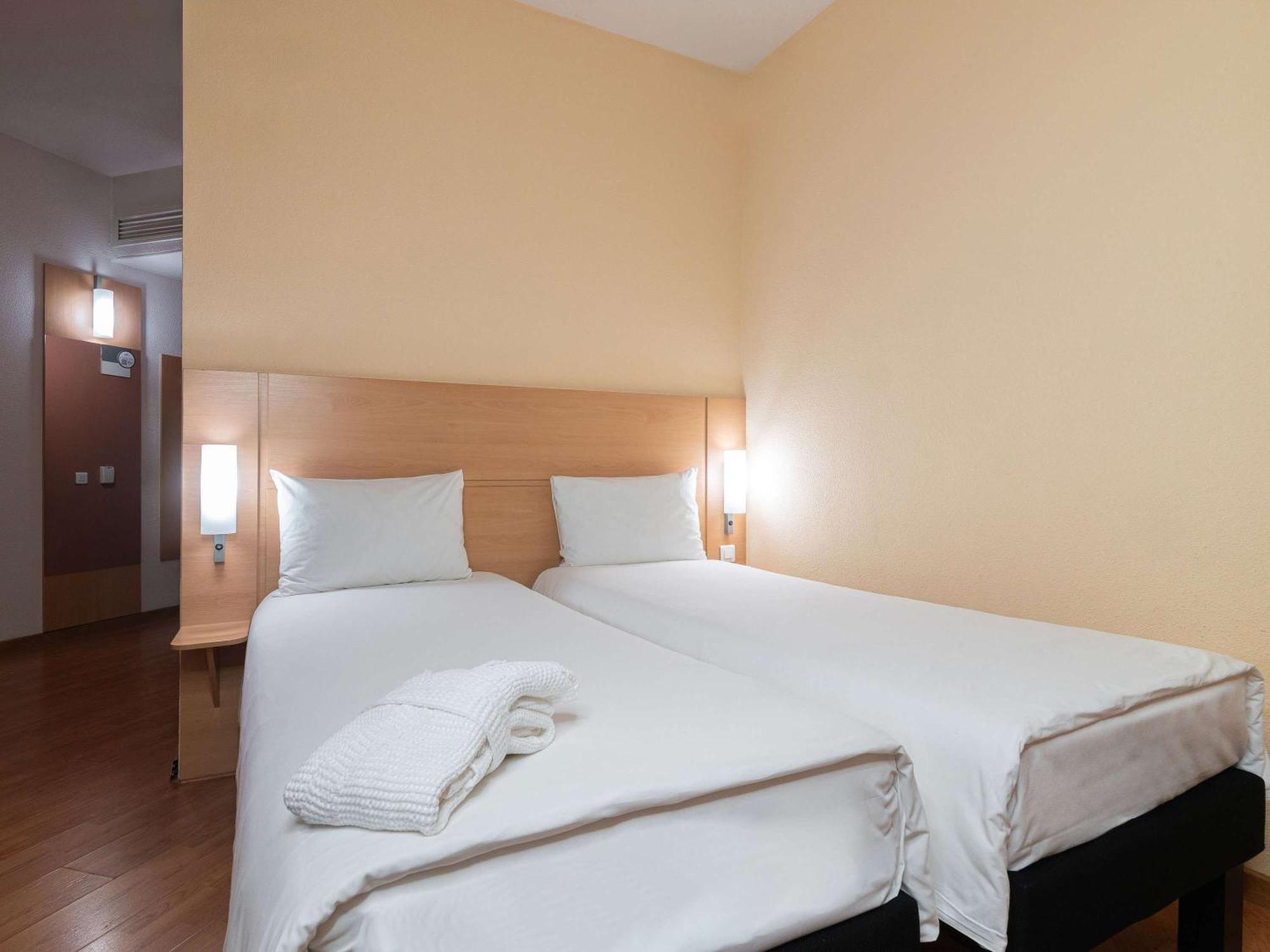 Ibis 3*